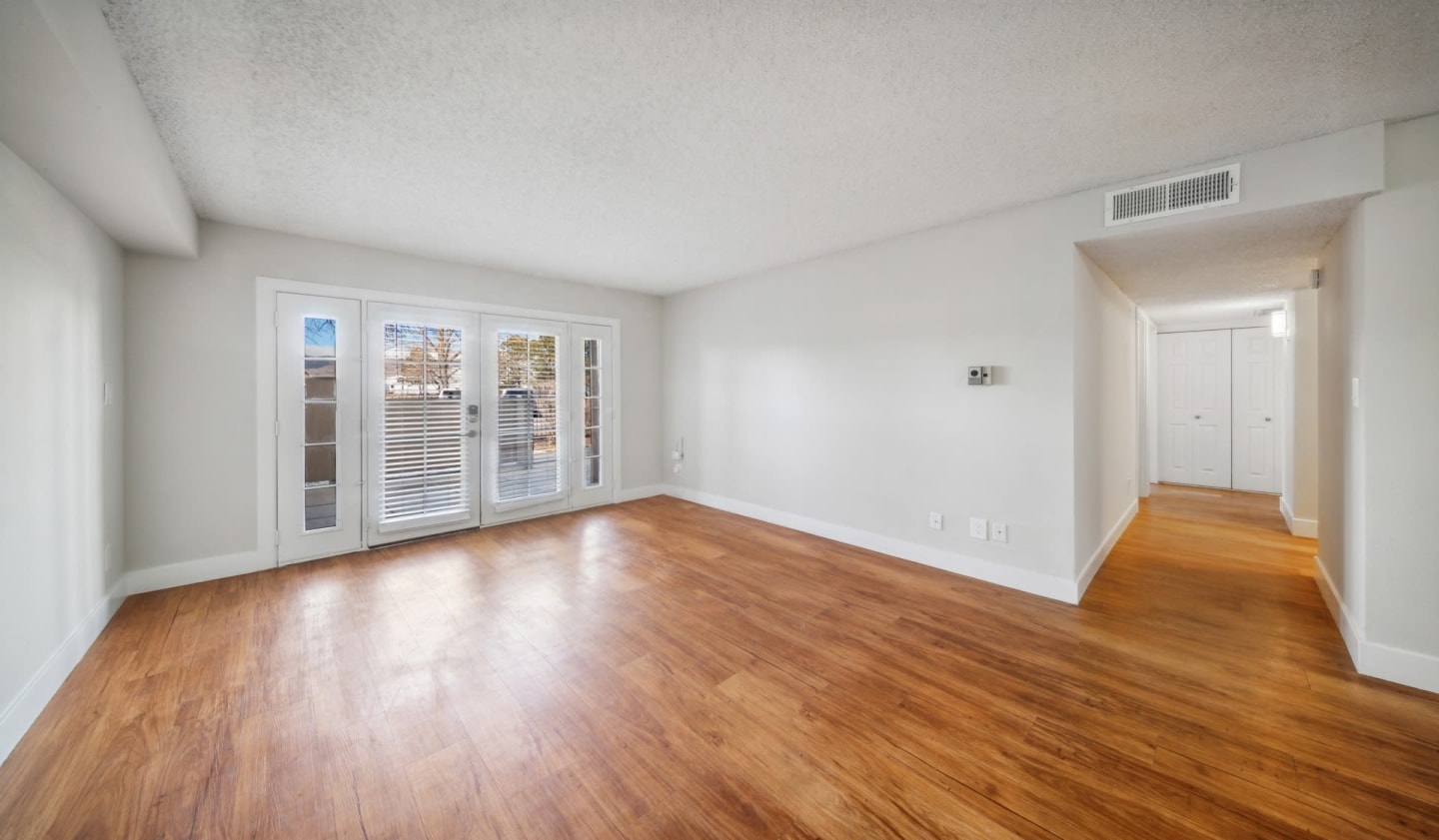 Meadow Creek Apartments Image 9