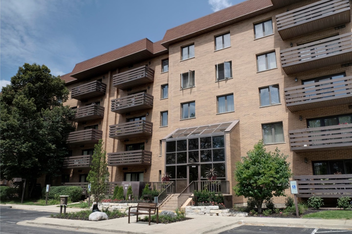 Valley Lo Towers Image 40