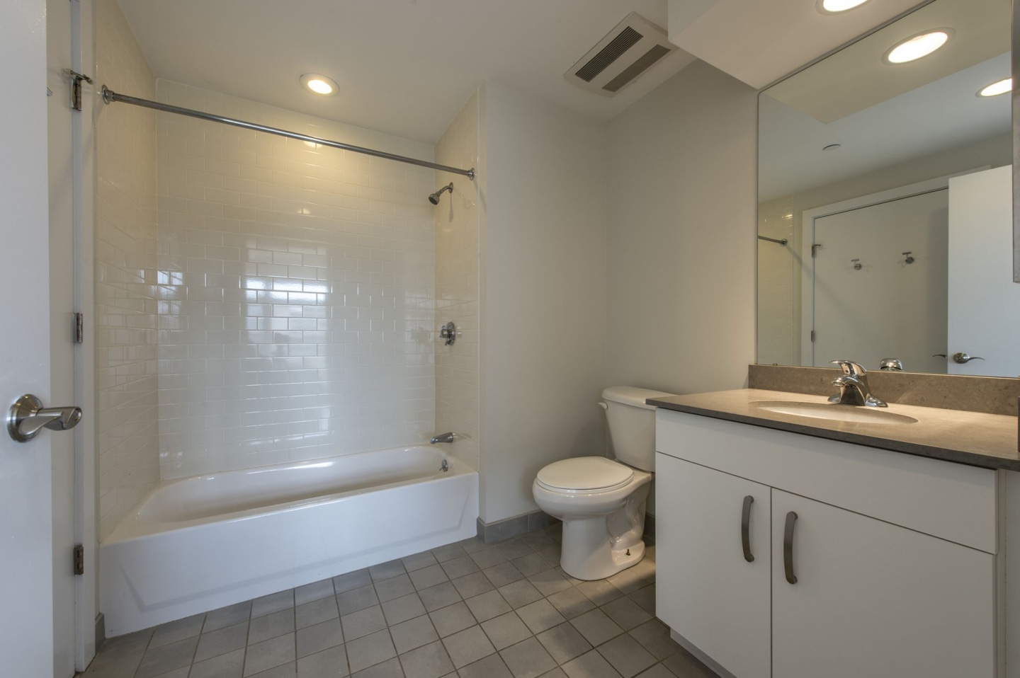 601 Albany Image 10