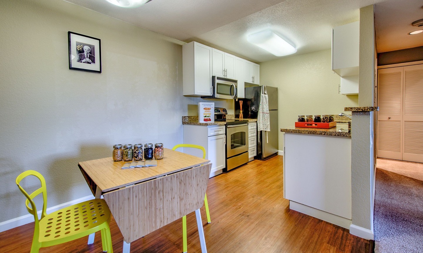 Orchard Glen Apartments Image 7