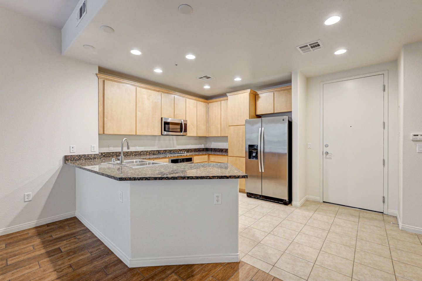The Gramercy Residences Image 44