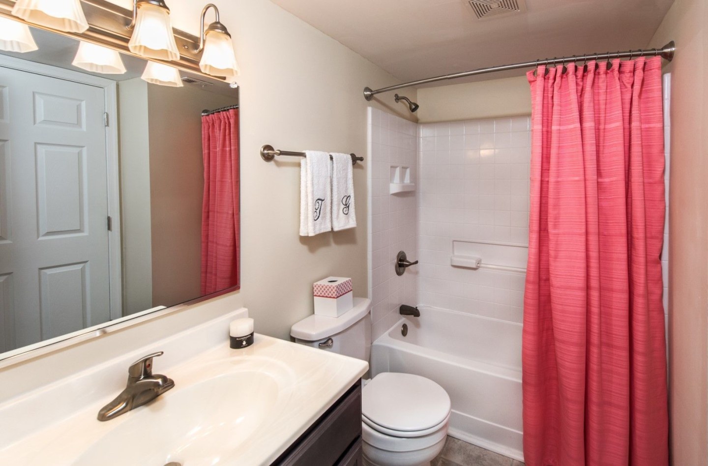 Thalia Gardens Apartments and Townhomes Image 16