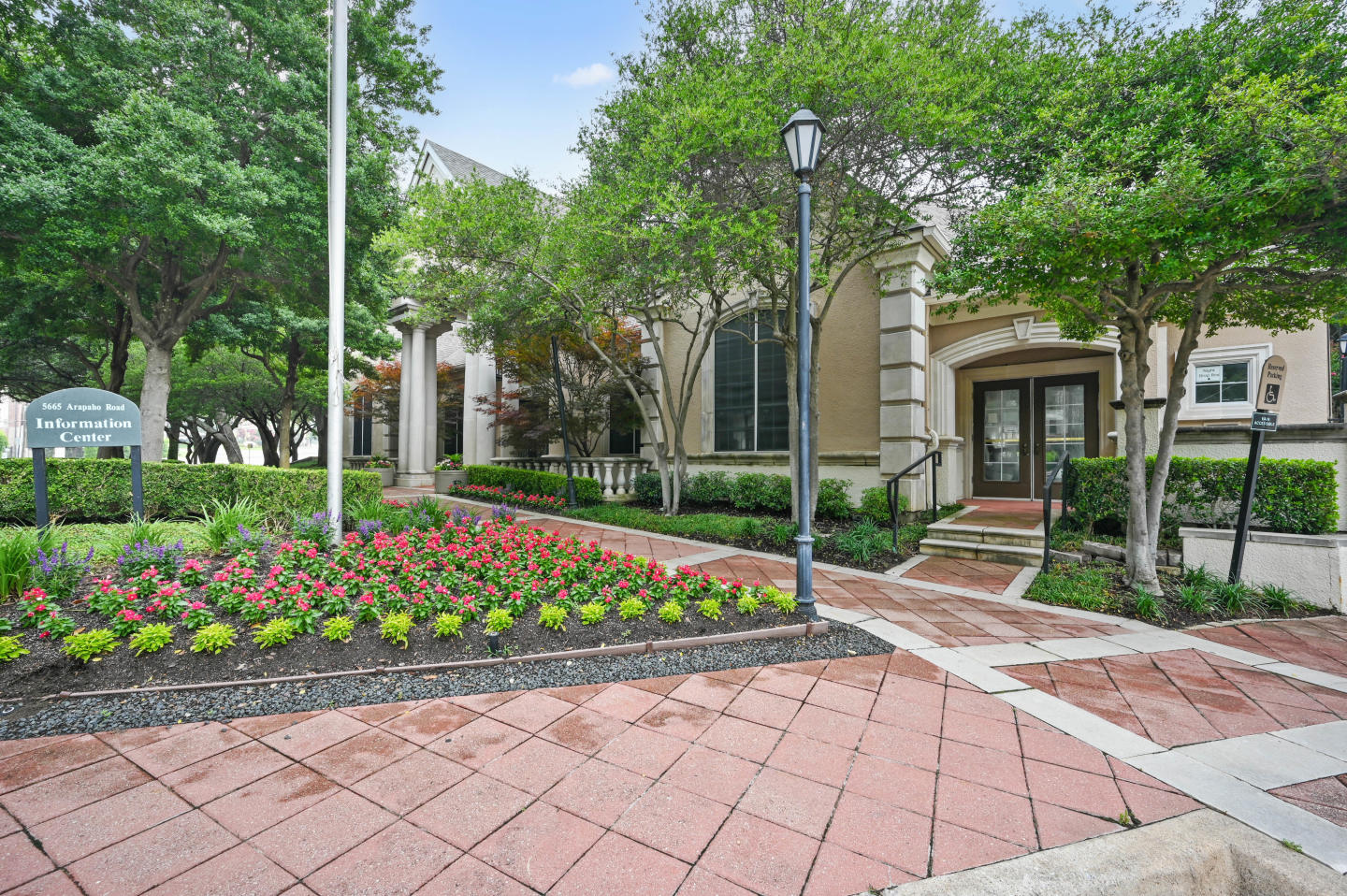 St. Moritz Apartments Image 35