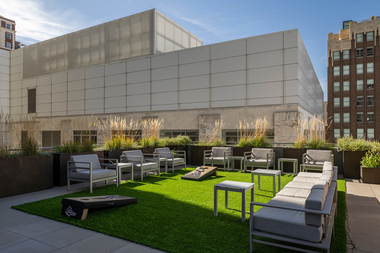 Sky on Main Luxury Apartments Image 10