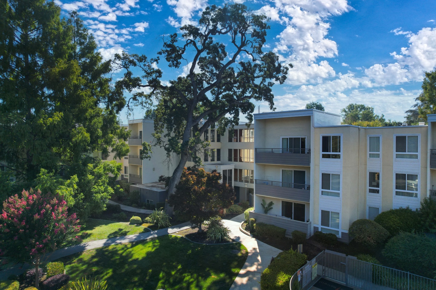 The Retreat Apartments Image 19