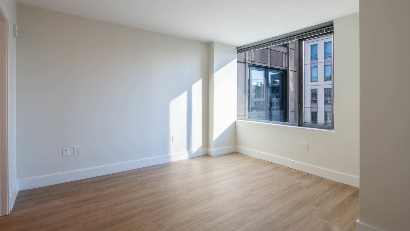 660 Washington Image 5