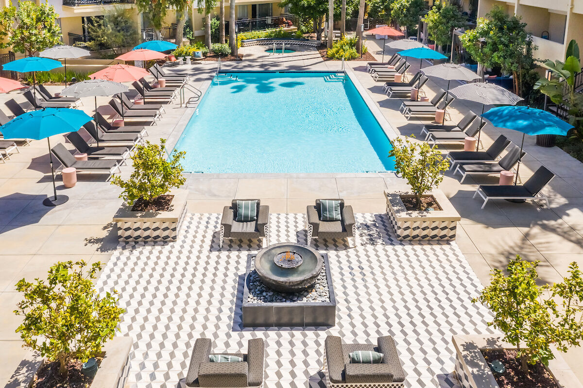 The Plaza at Sherman Oaks Image 23