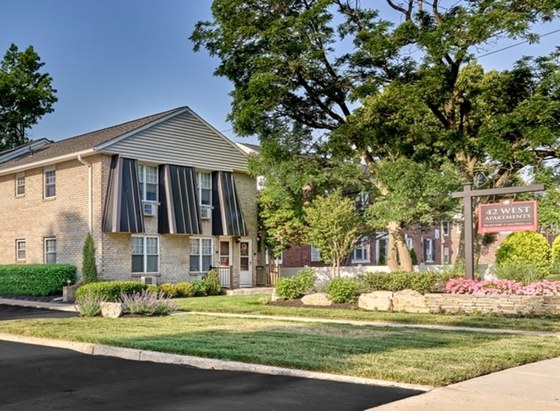 42 West Image 10