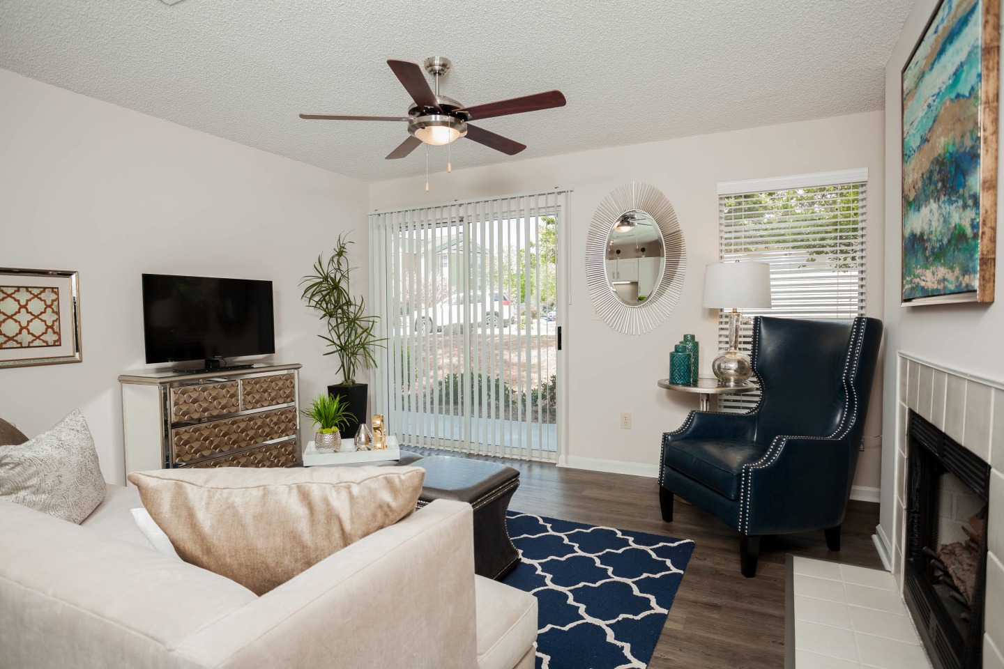Arbors at Brookfield Apartments Image 3