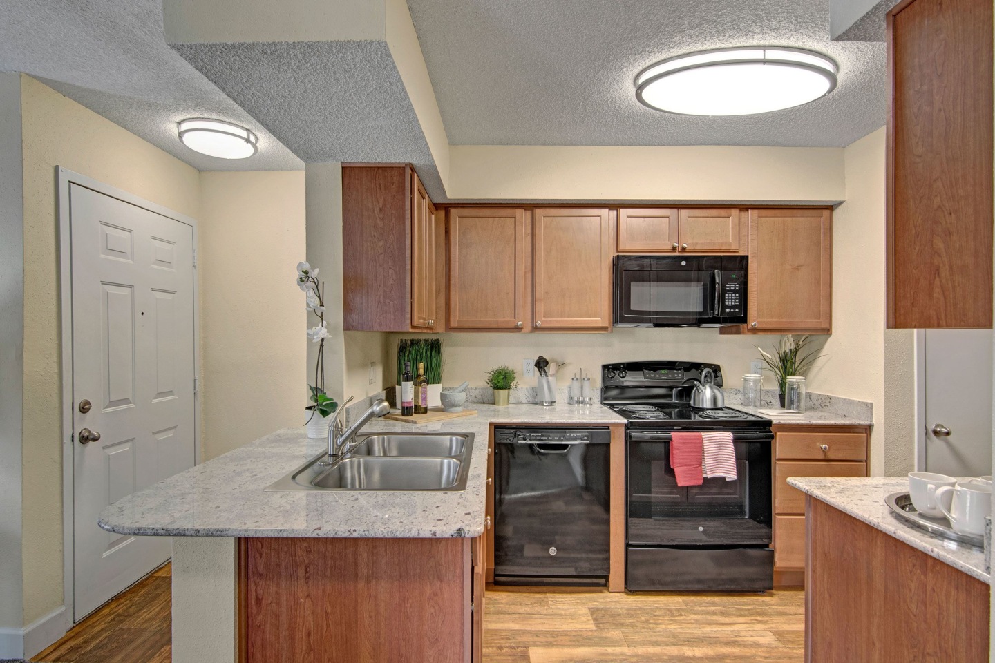 Motif Apartment Homes Image 1