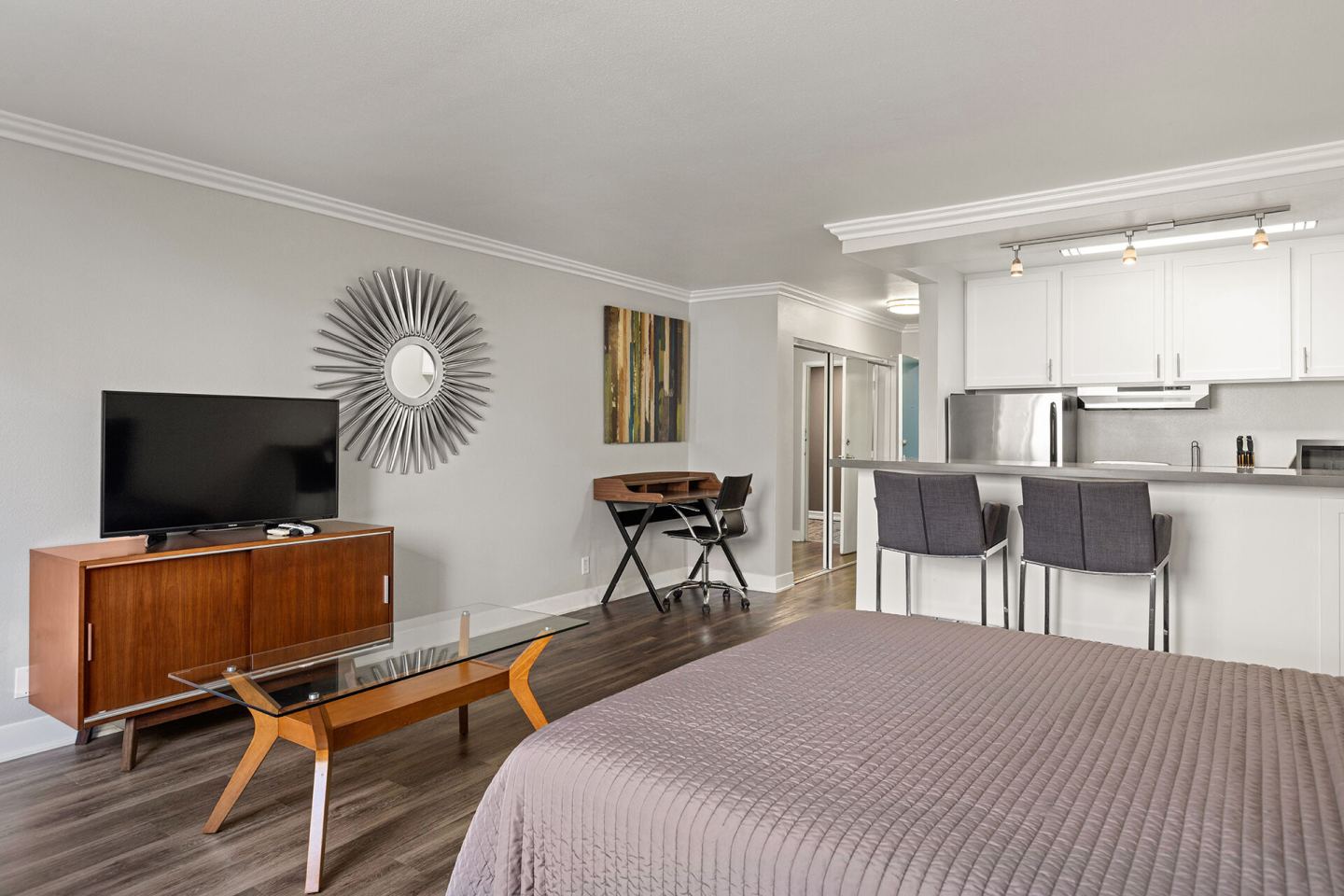 1200 Riverside Image 12