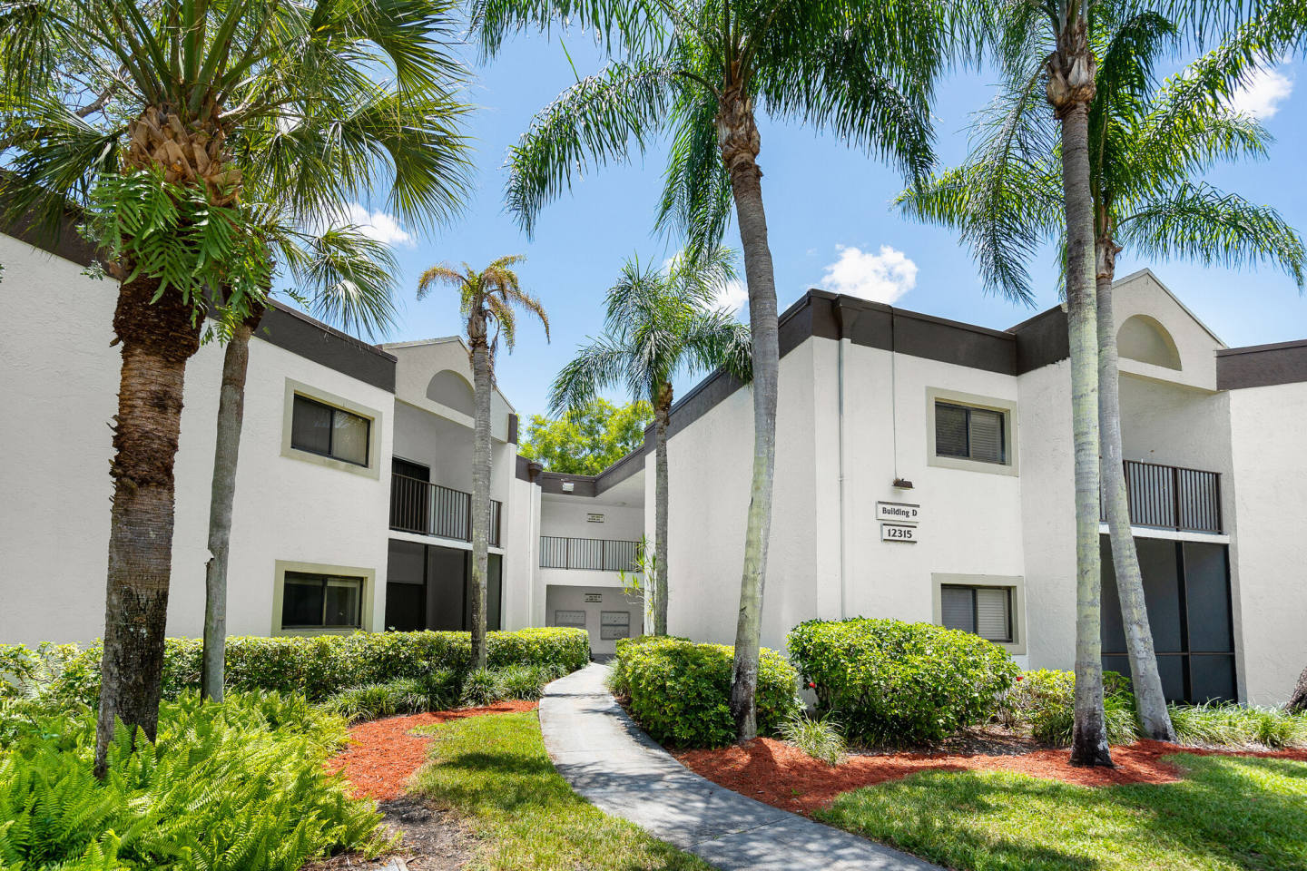 Emerald Palms Image 9