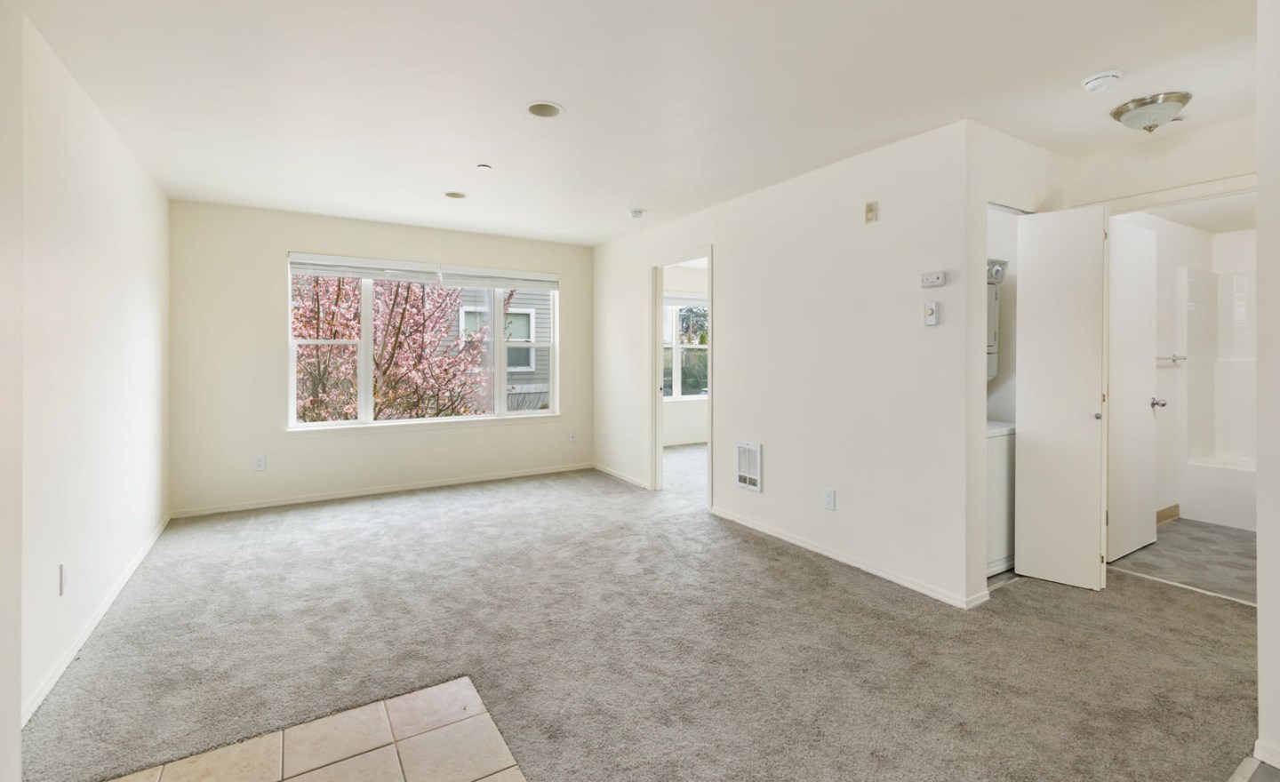 Shorewood Apartments Image 8