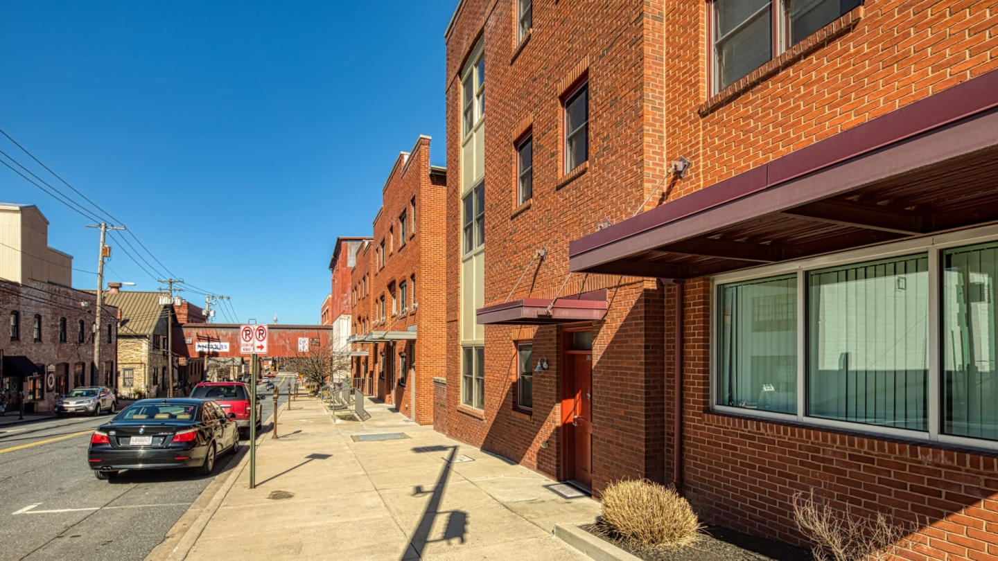 North Market/South Carroll Apartments Image 5