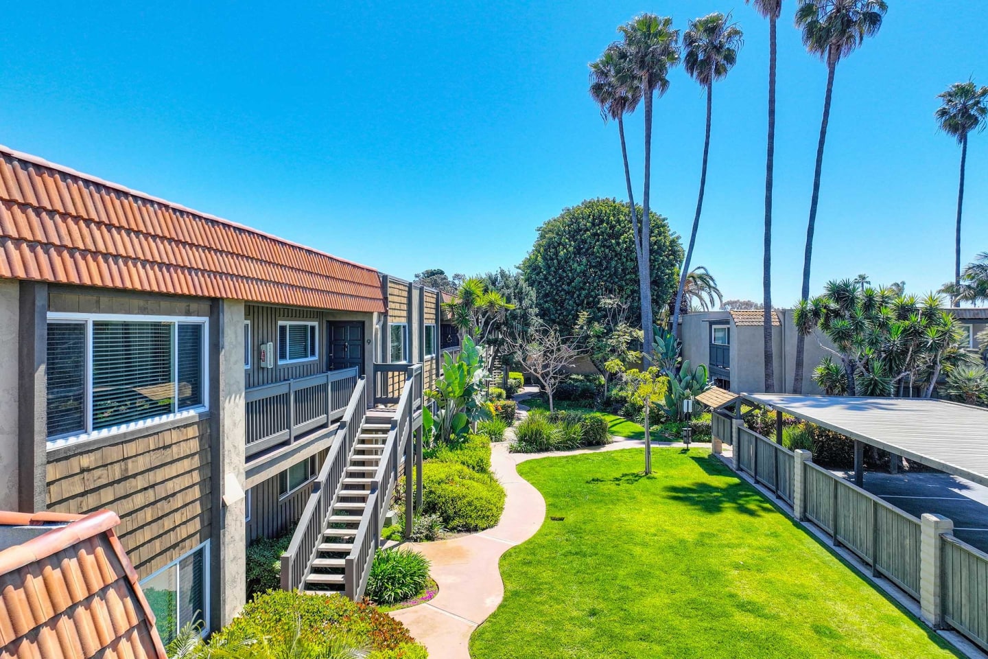 Coast Village Apartment Homes Image 12