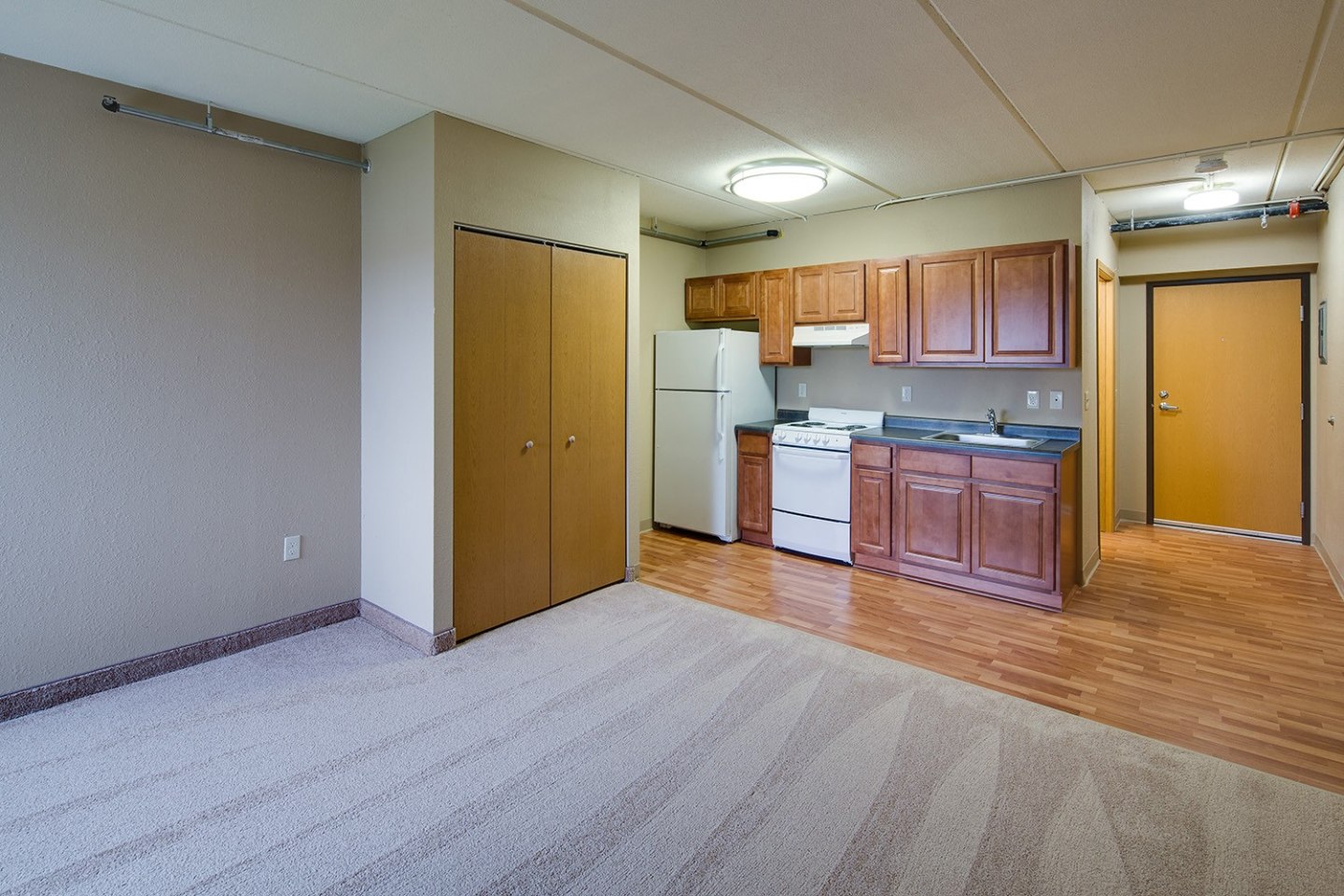 E Street Flats - Student Housing Image 14