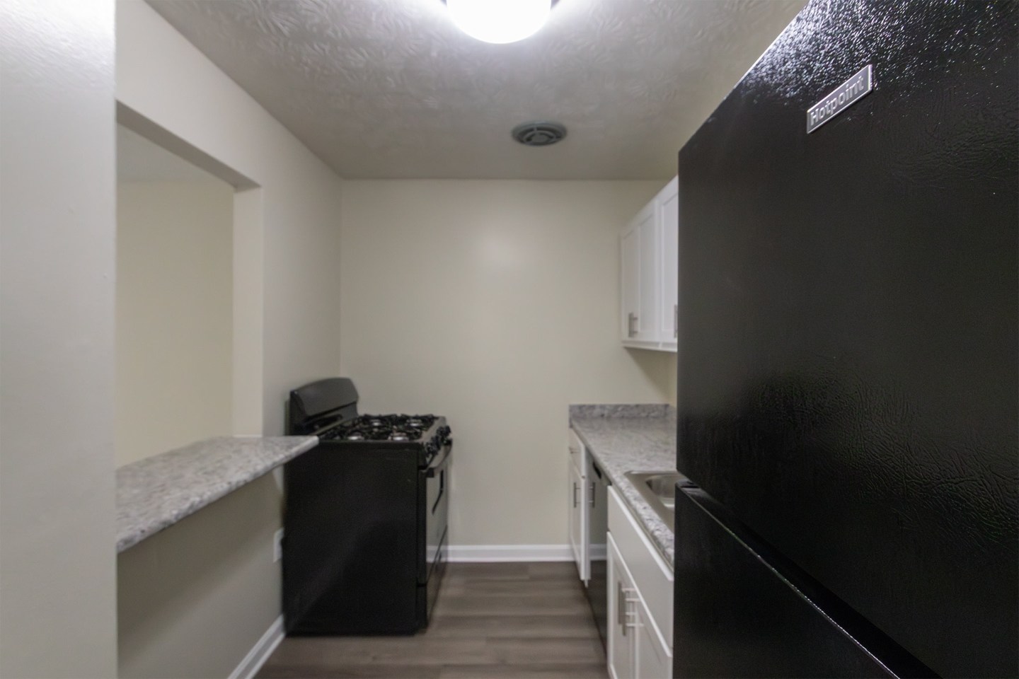 Blue Grass Manor Image 6