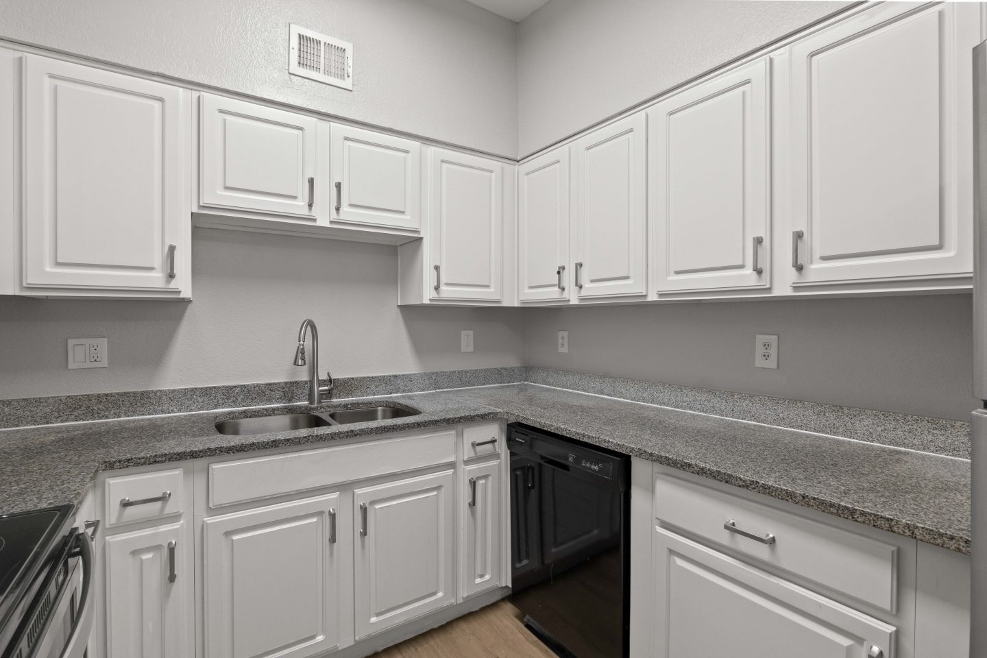 Cornell Apartments Image 5