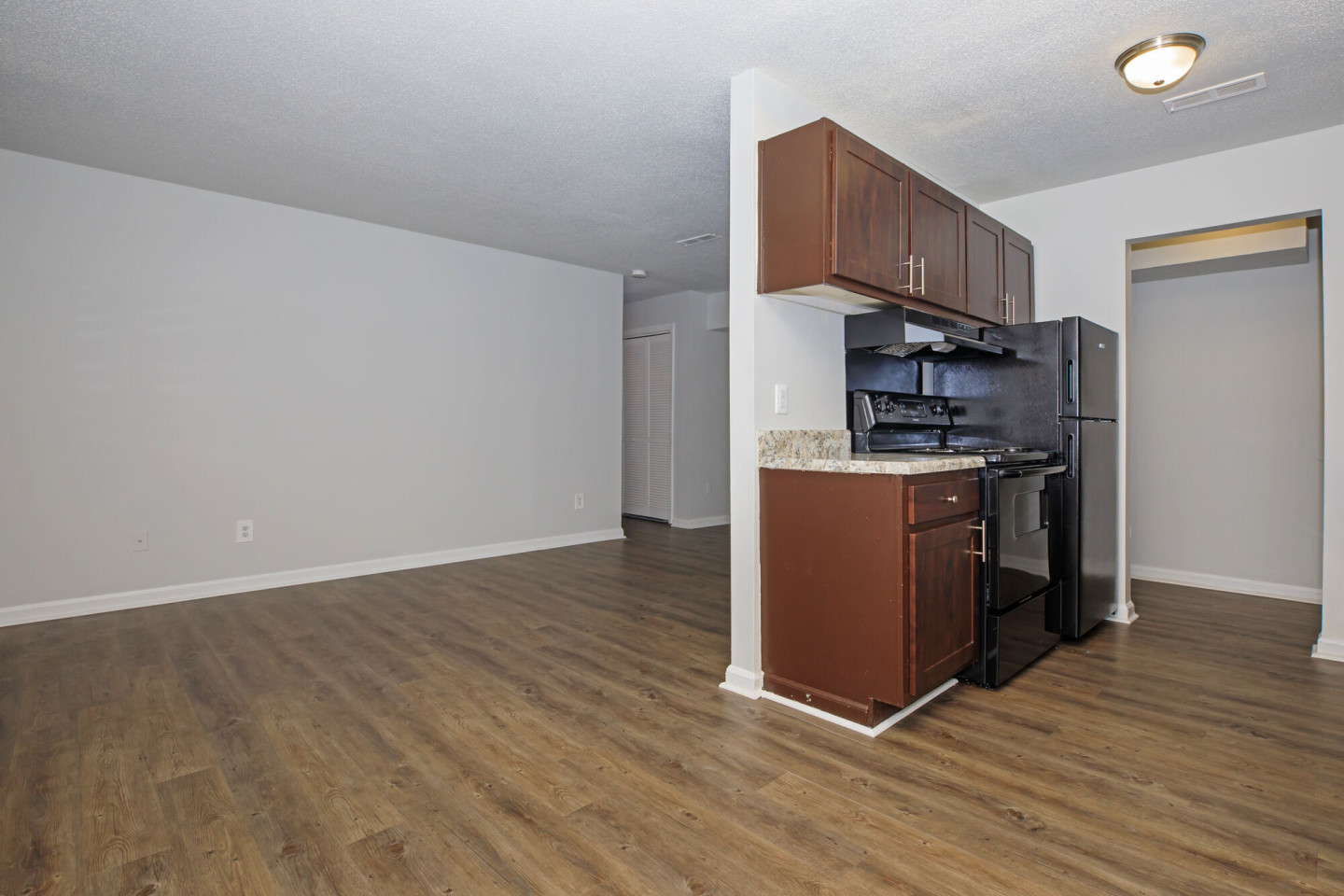 South Pointe Apartment Home Image 6