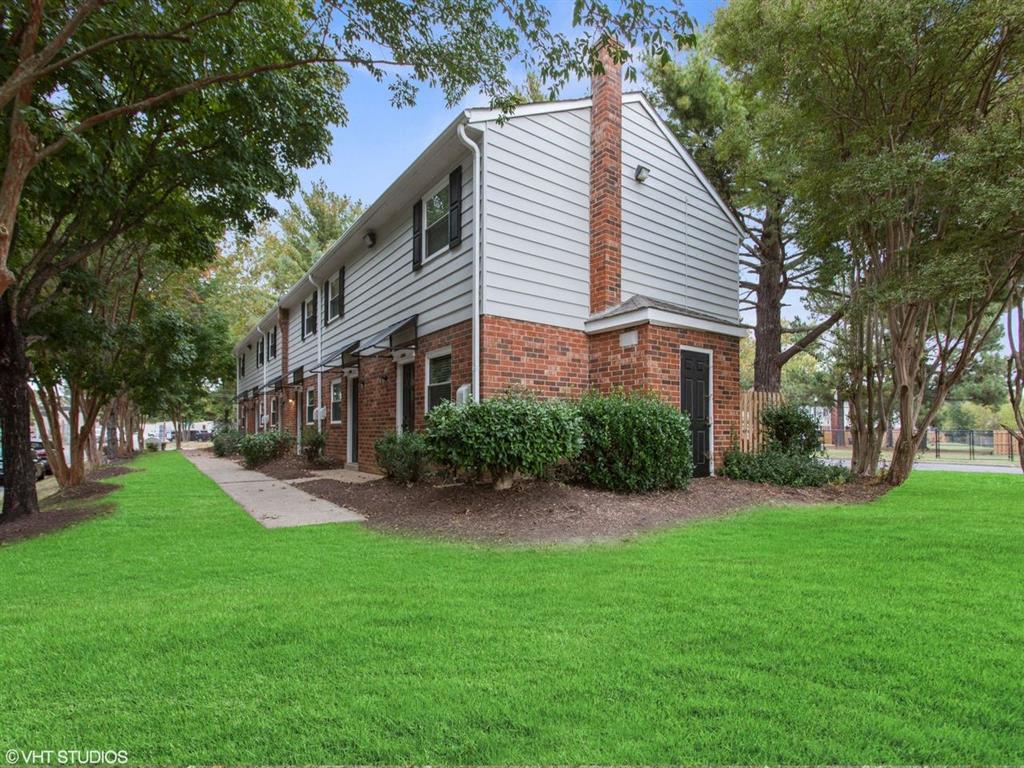 Courthouse Green Image 15
