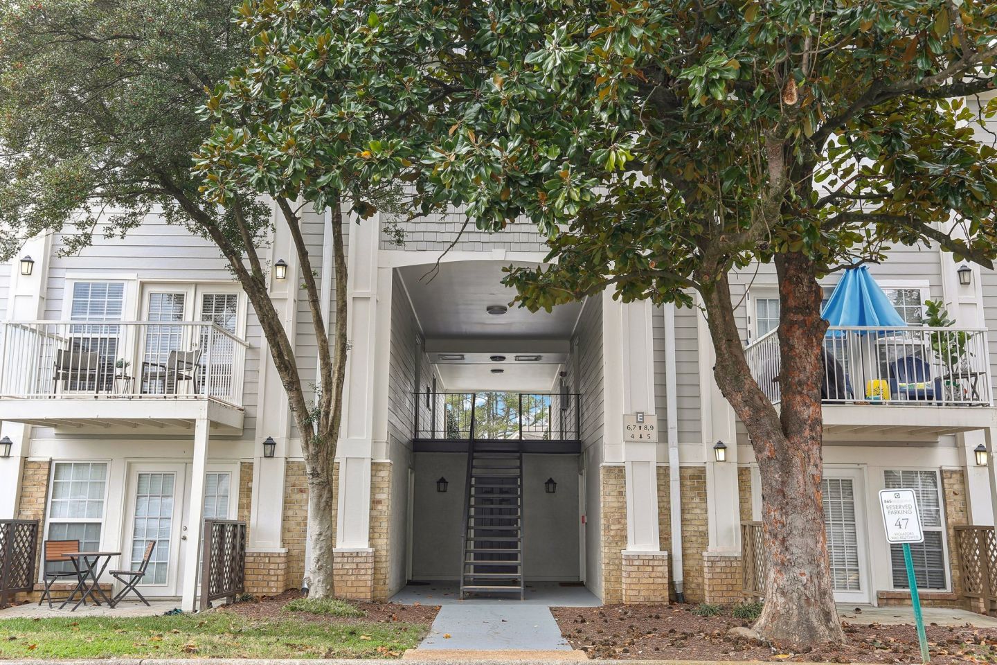 865 Bellevue Image 2