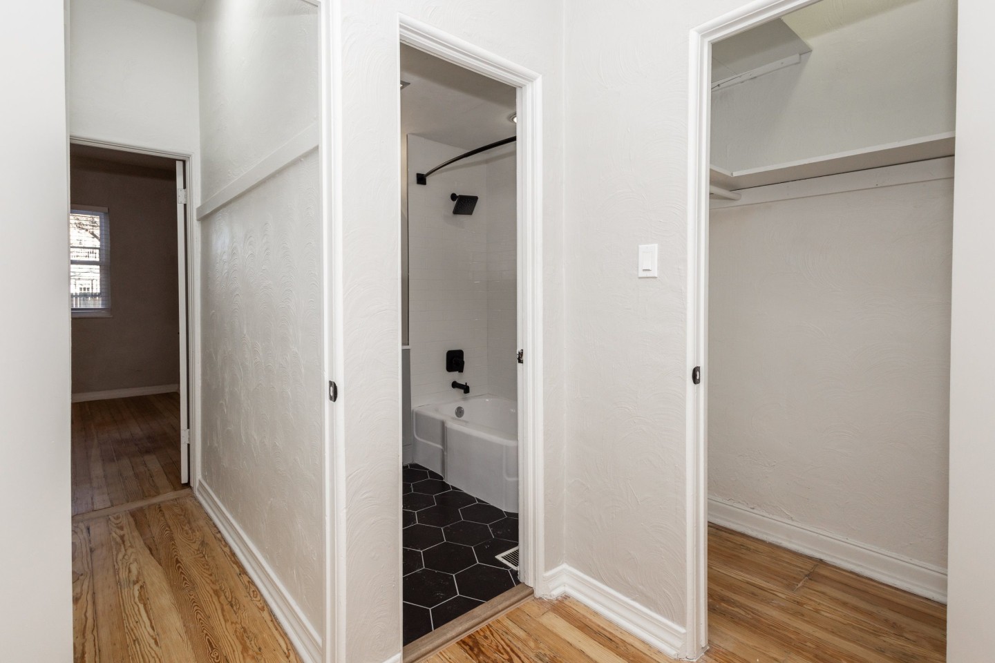 1030 Washington Image 13
