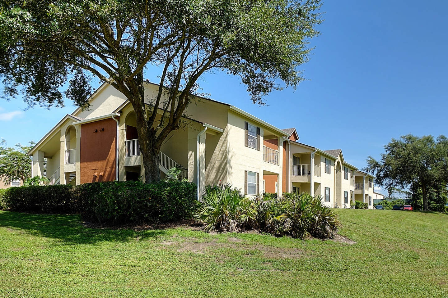 Oasis Club Apartments Image 3