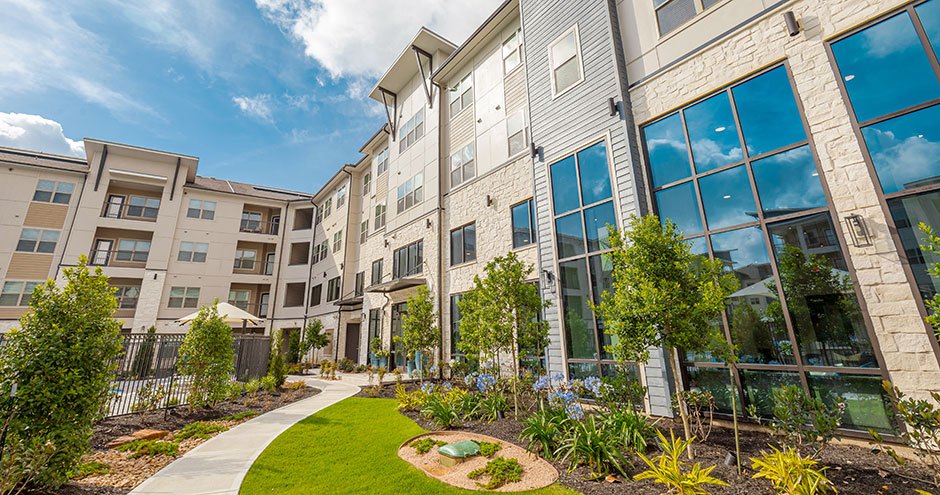 Brea Luxury Apartments Image 4
