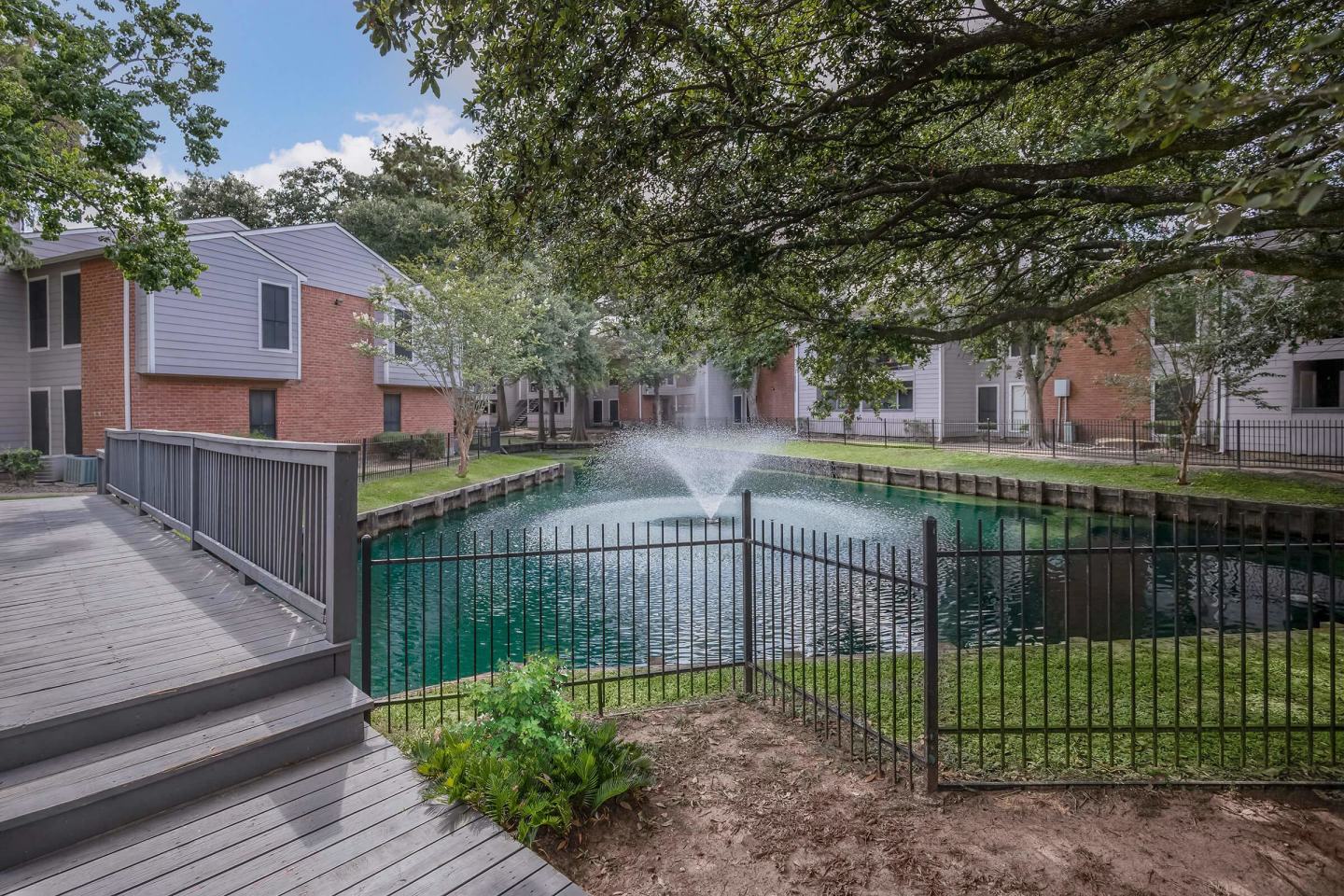 Del Lago Apartments Image 11