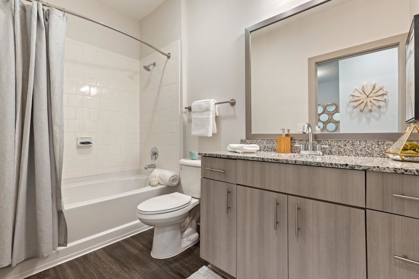 The Dartmouth North Hills Apartments Image 8