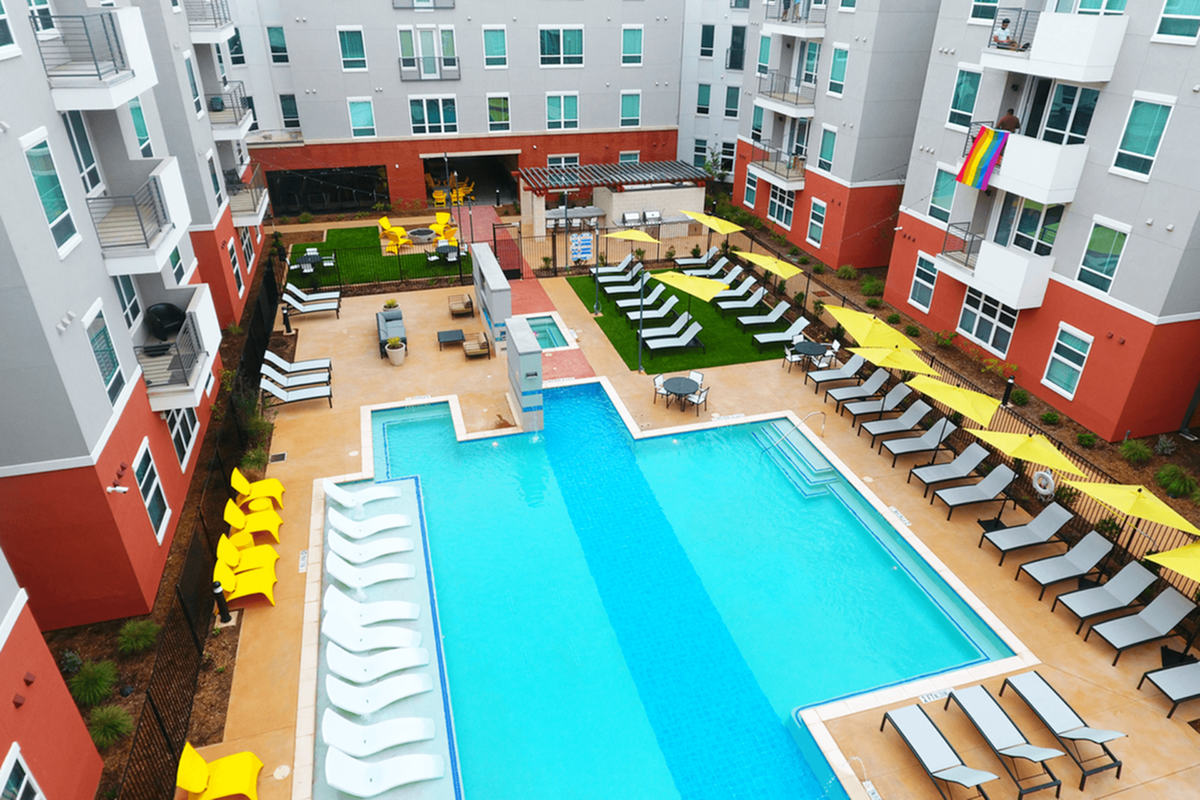 Liv+ Arlington - Student Housing Image 7