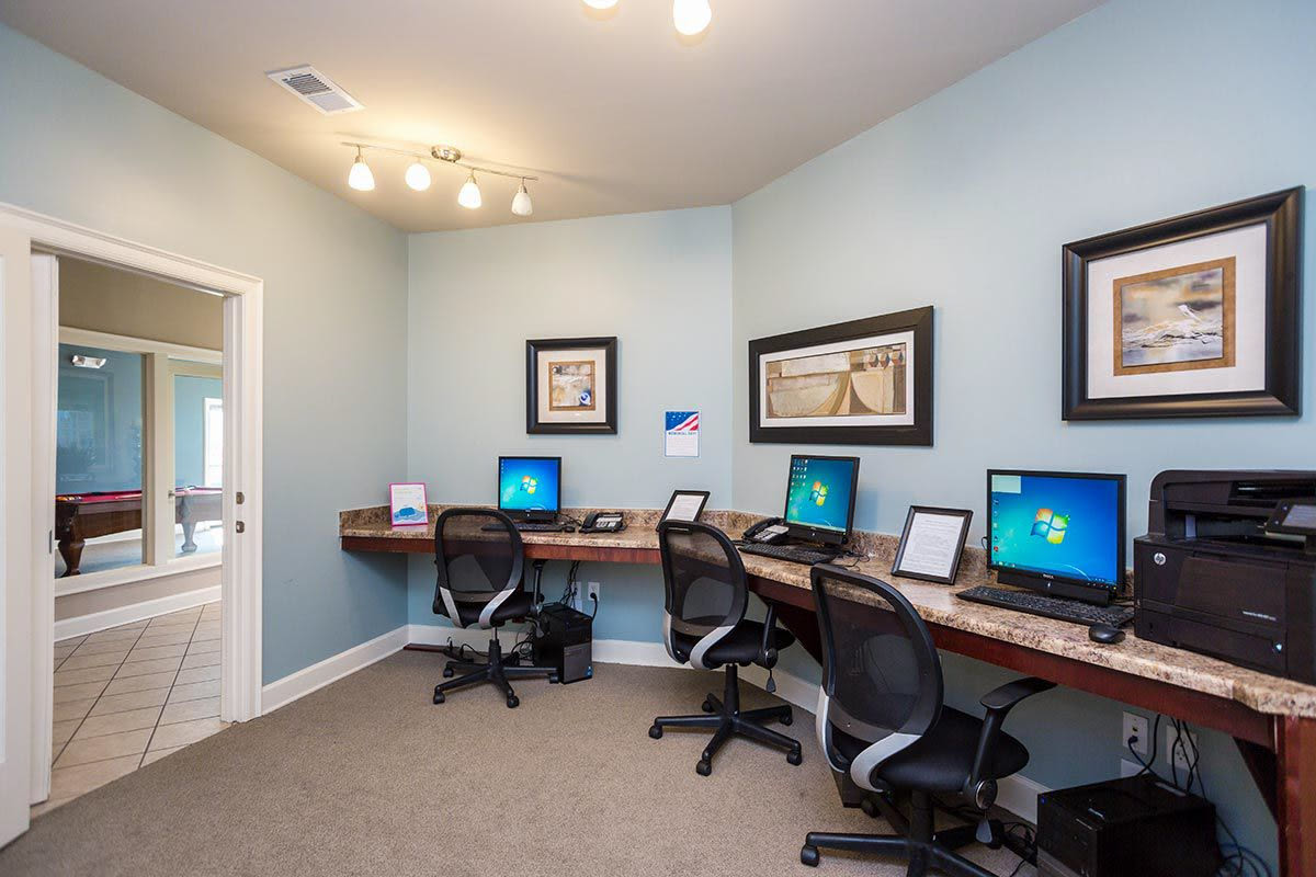 The Astoria Apartment Homes Image 36