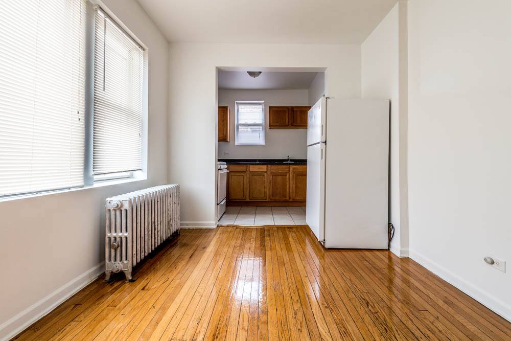 5952-58 W Superior Image 9