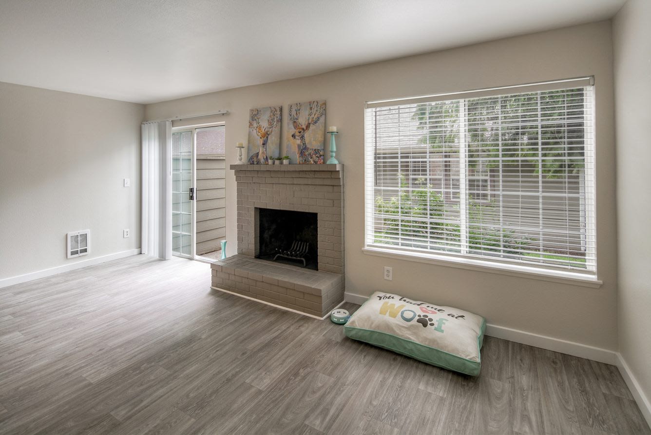 Creekside Village Image 10