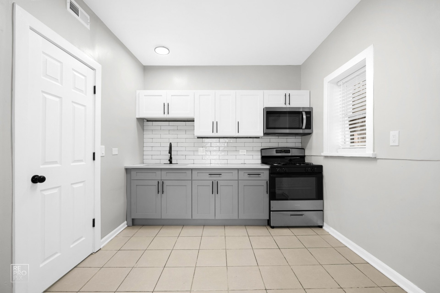 5749 W Chicago Image 1