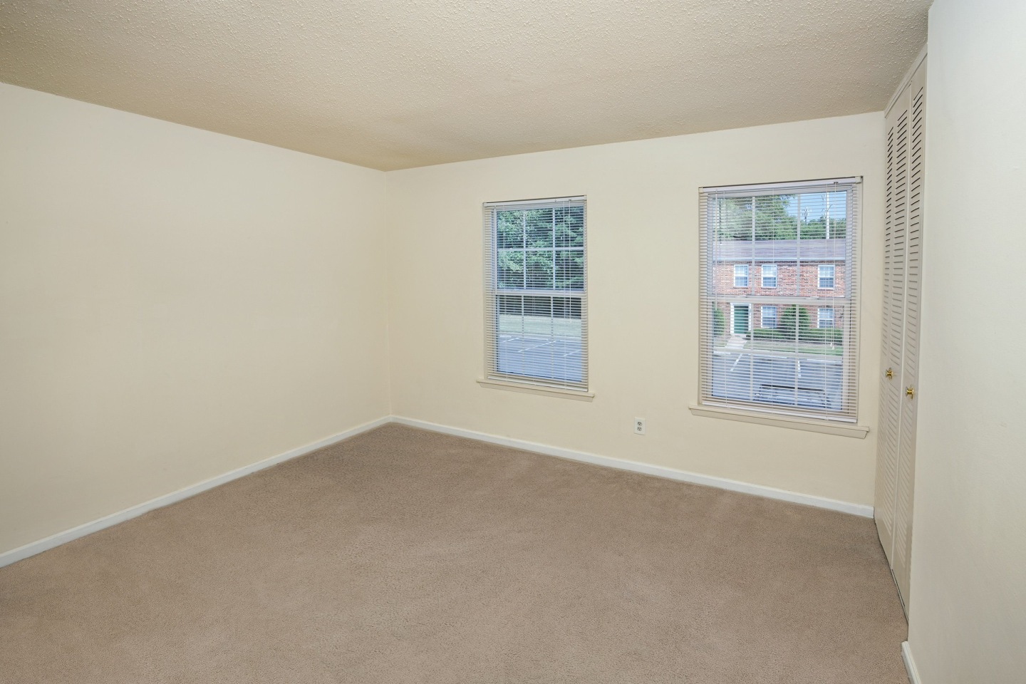 Woodbriar Apartments Image 15