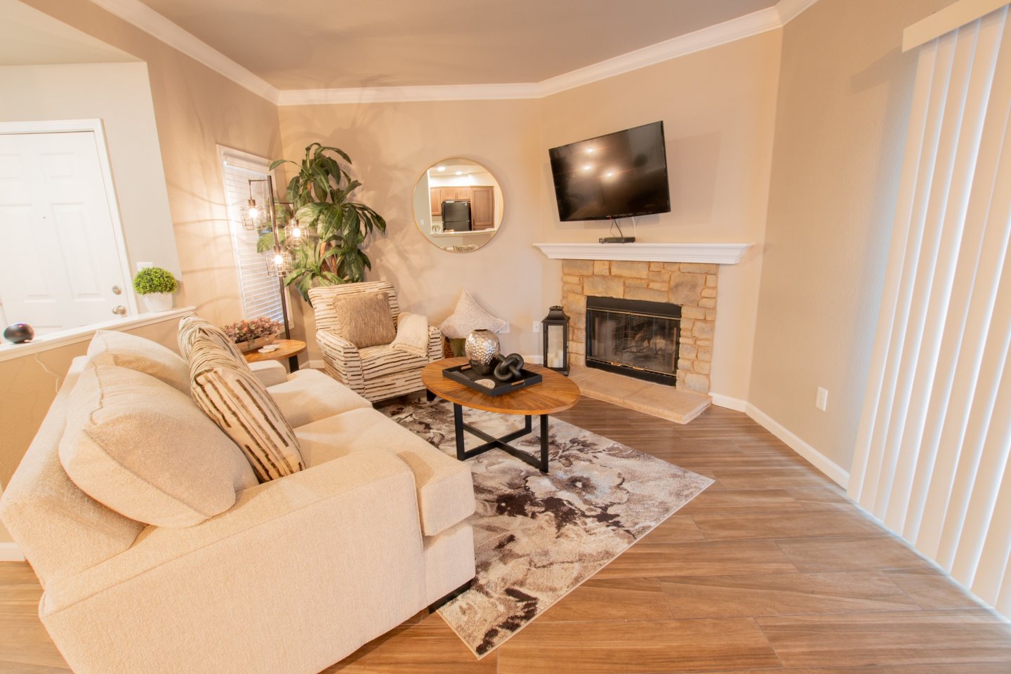 Lake Forest Image 9