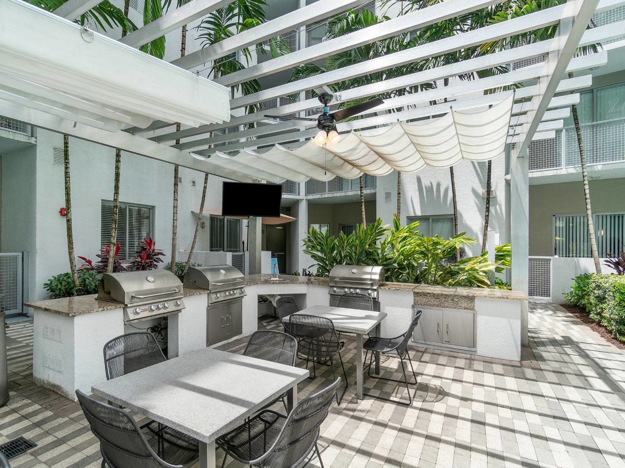 Pearl Dadeland Image 28
