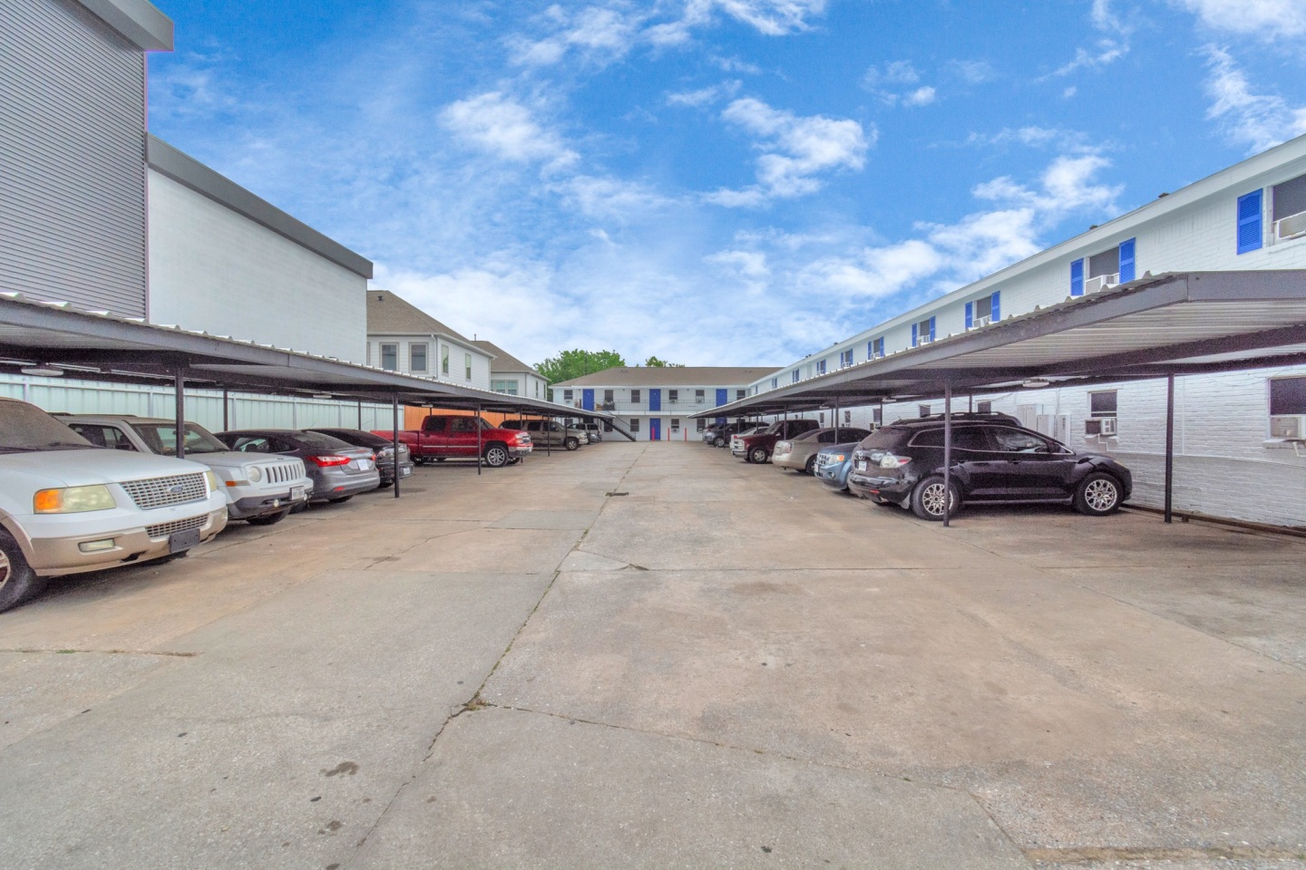 Post Oak Apartment Image 21