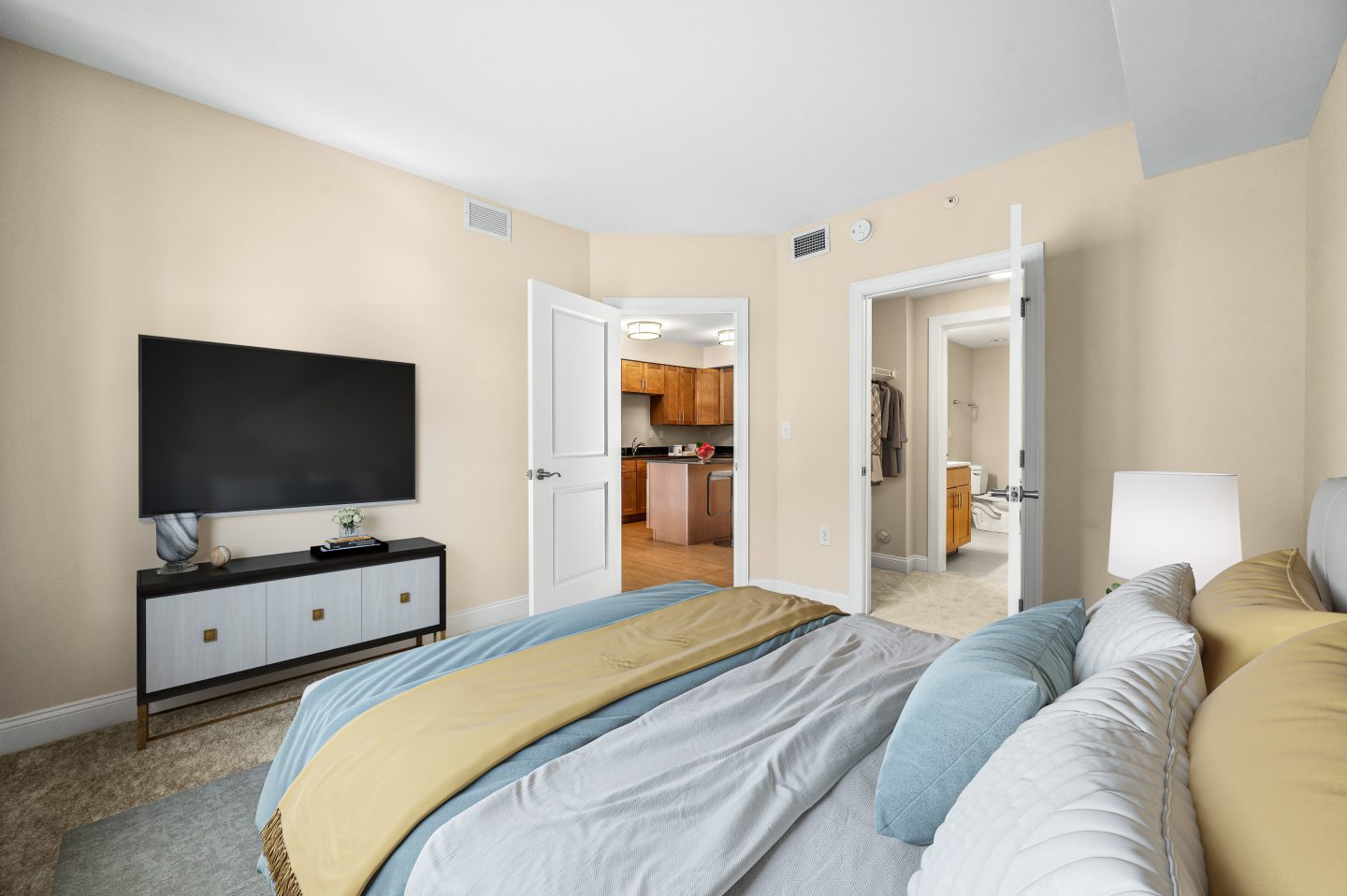 Corner Park Apartments Image 6