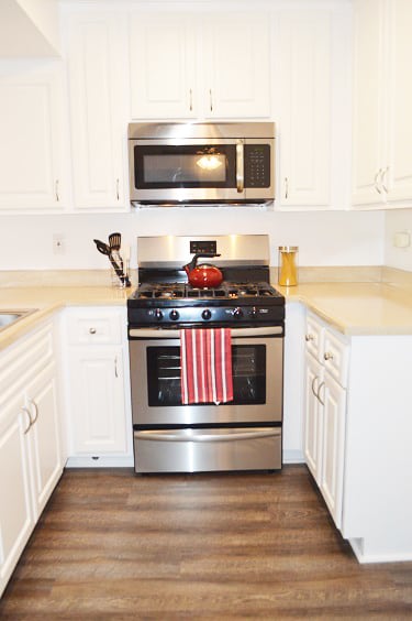 Burbank Village Apartments Image 6