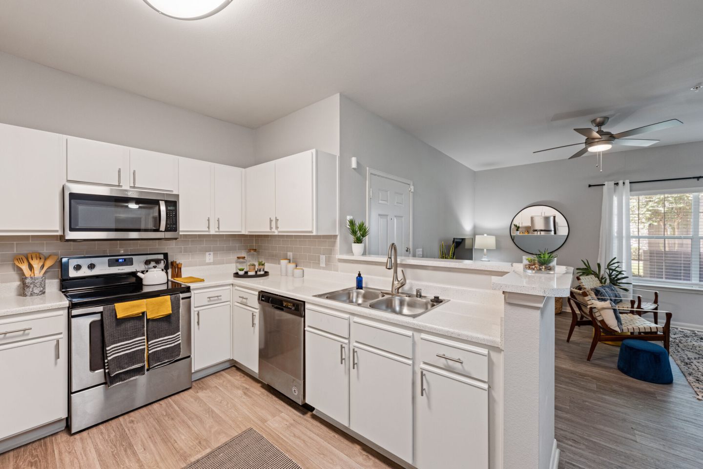 Oak Grove Apartments Image 7