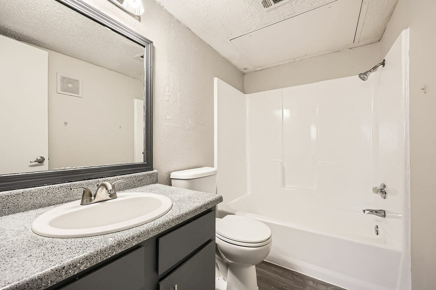 500 Flats Image 9