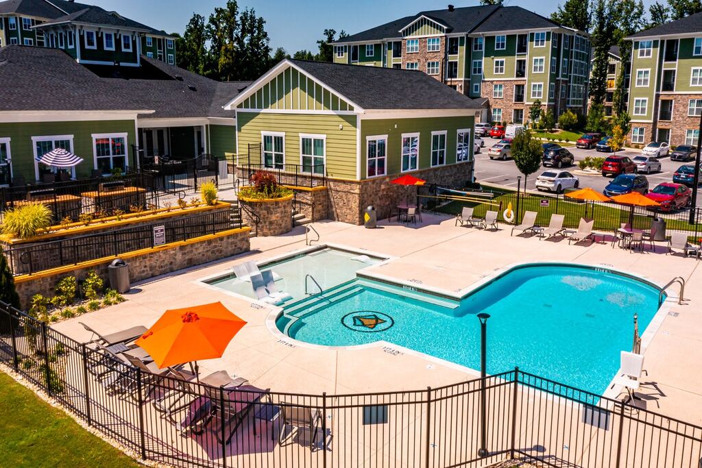 Affordable Housing - Luxury Apartments at Foxwood Image 2