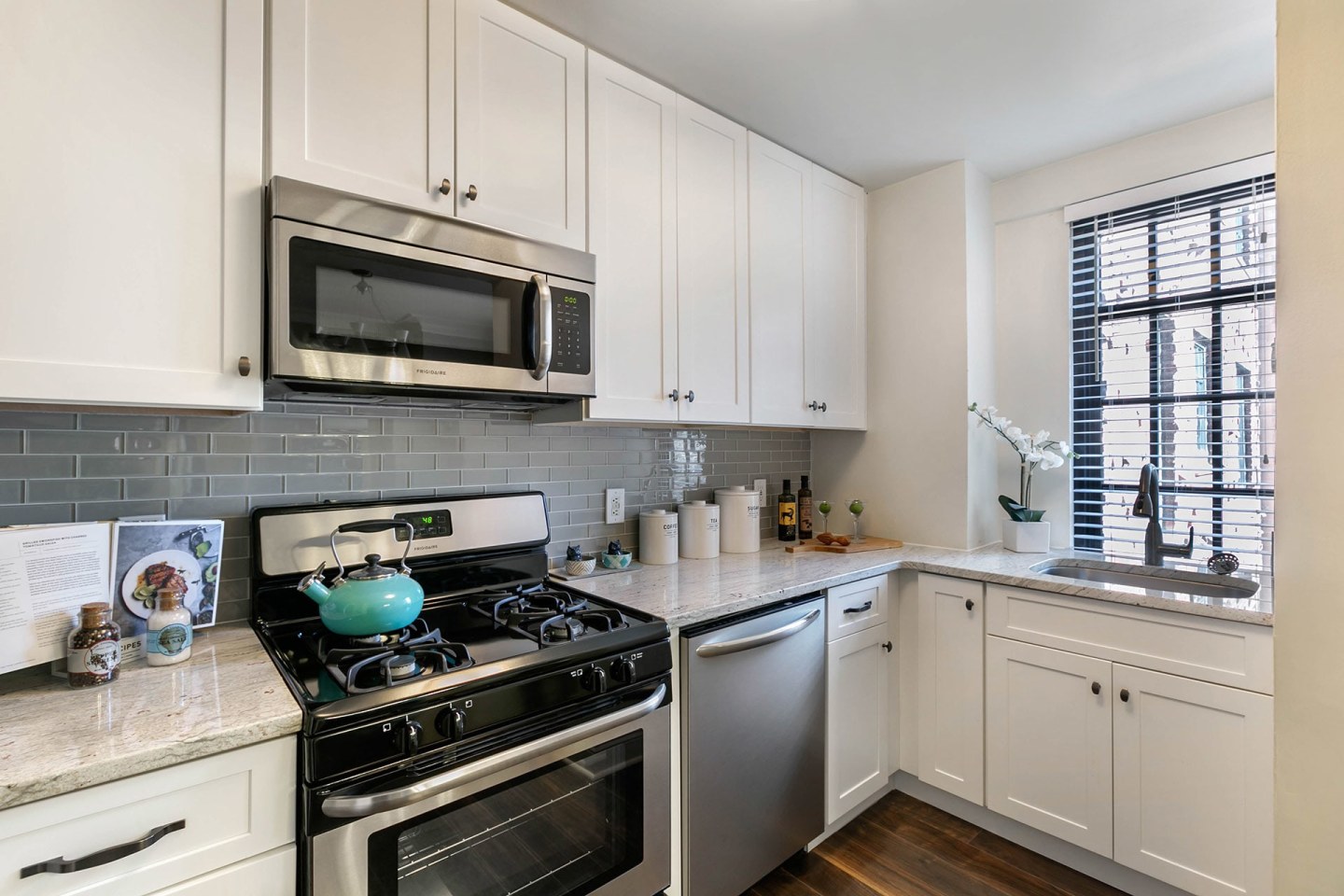 Alden Park Luxury Apartments Image 4
