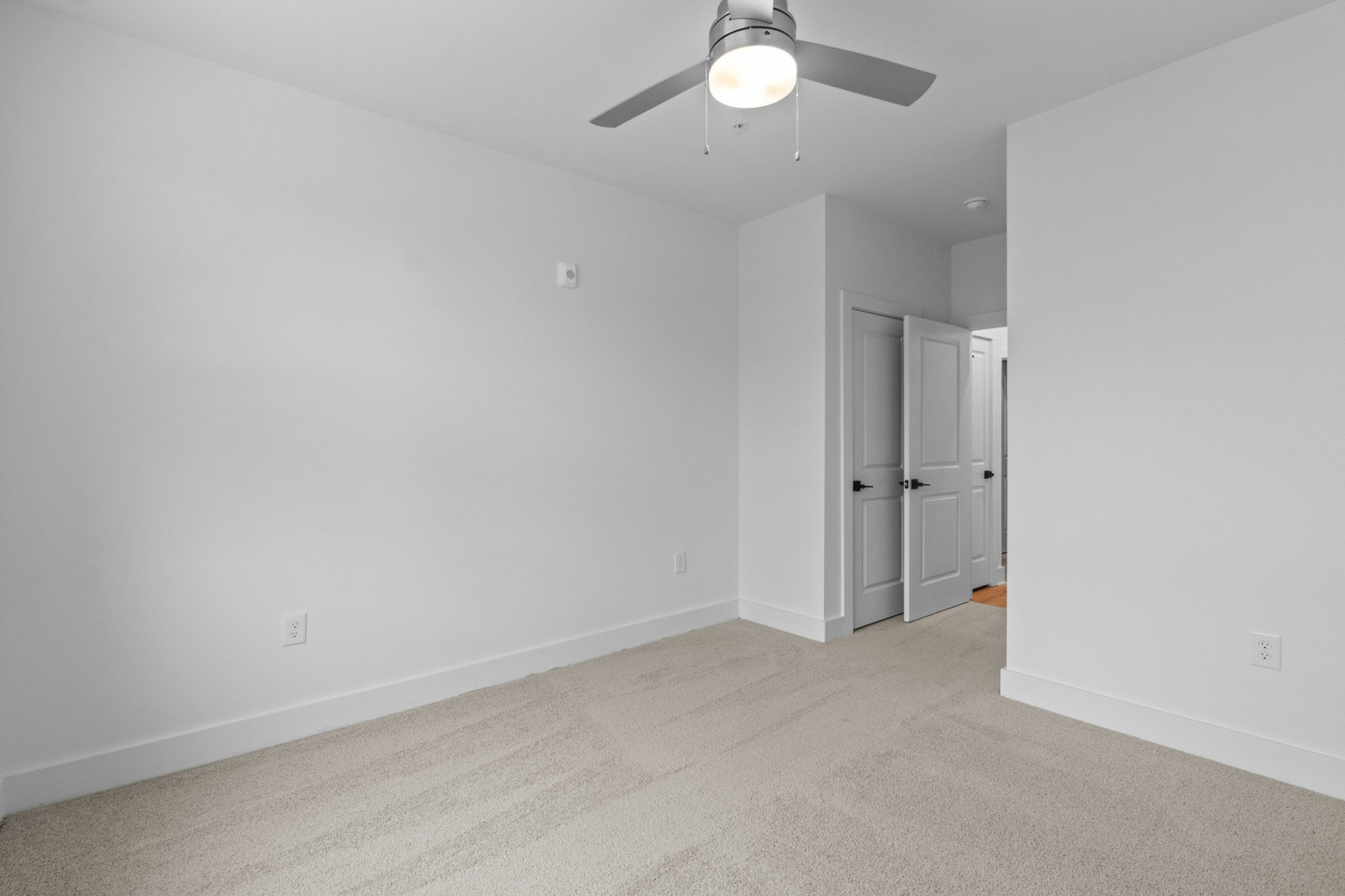 The Nixon Apartments Image 6
