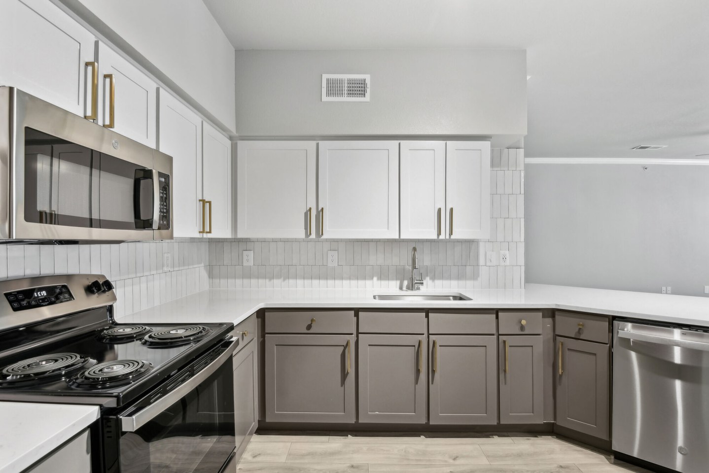 Collier Luxury Living Image 17