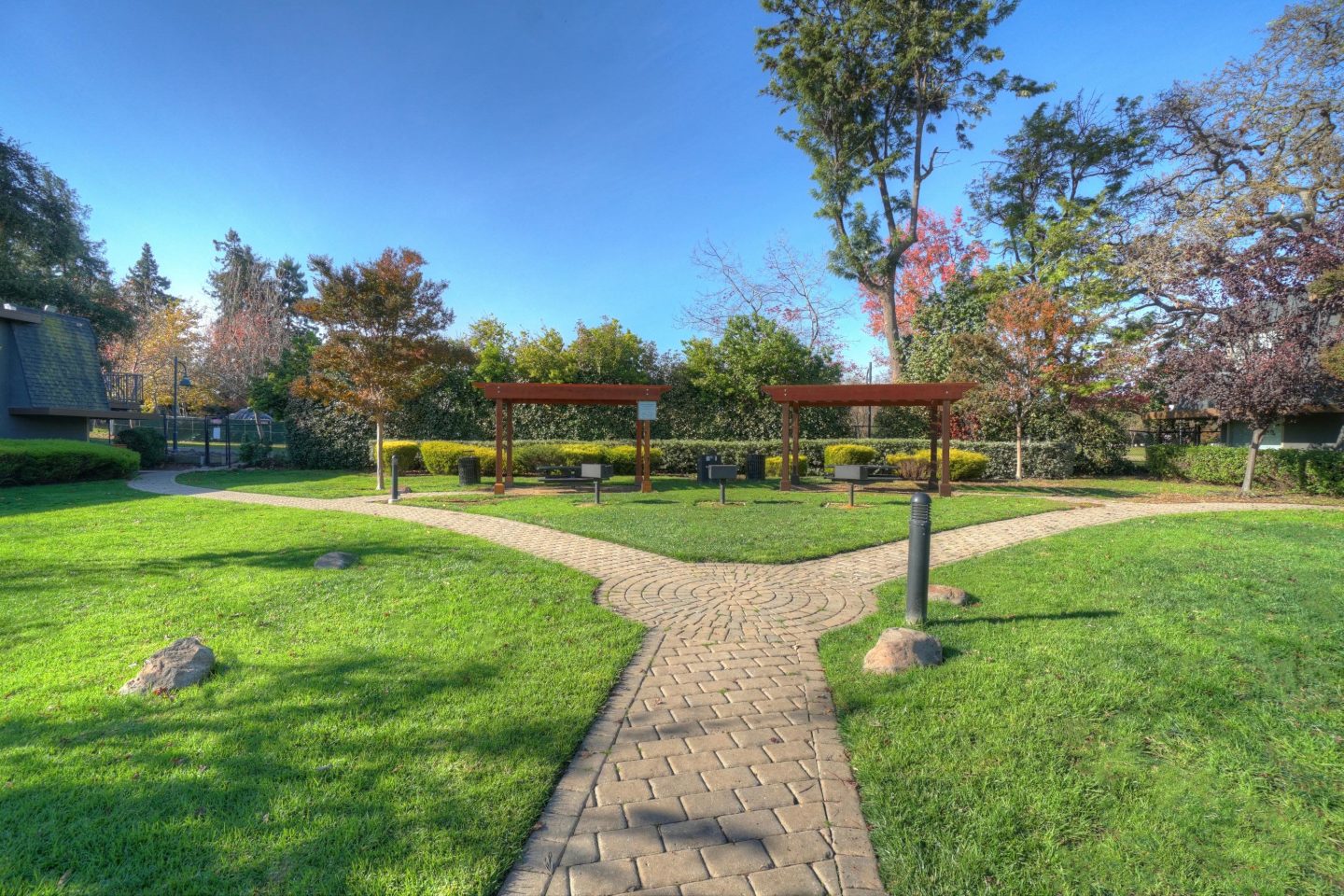 Highland Gardens Image 3
