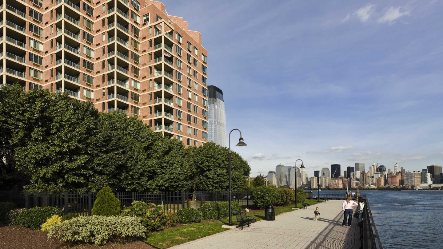 Portside Towers Image 36