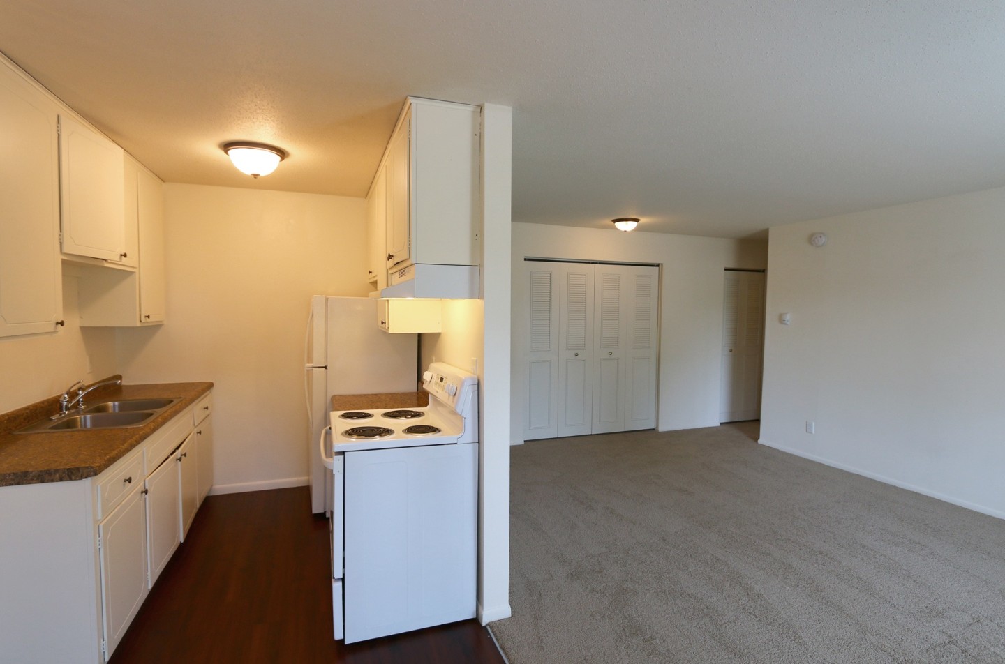 Cedar Manor Apartments Image 1